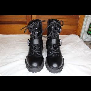 Black leather lace up boots 🖤On Hold🖤